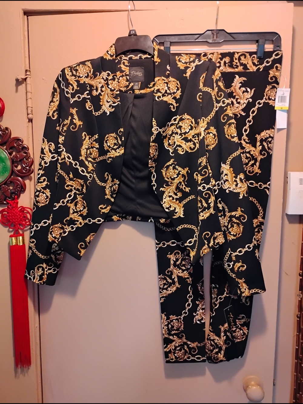 NWT: Thalia Sodi Black & Gold Baroque Print Two-Piece Jacket & Leggings.